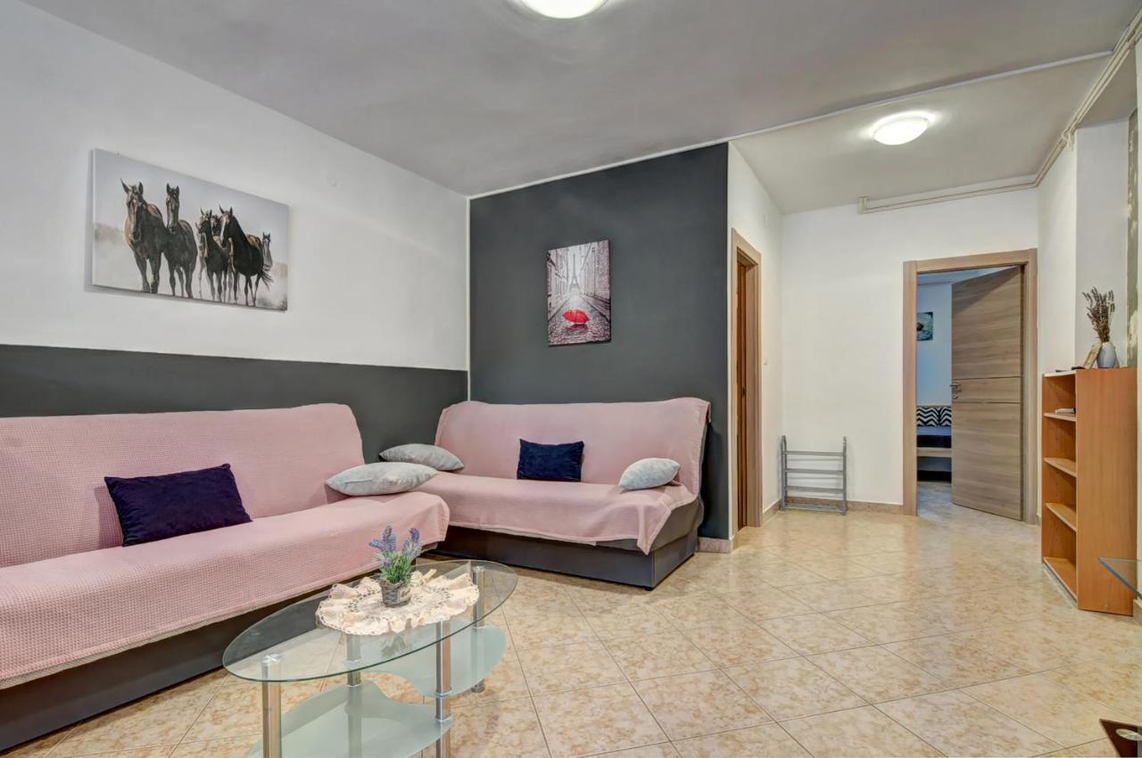 Apartments Kajfes Fažana エクステリア 写真