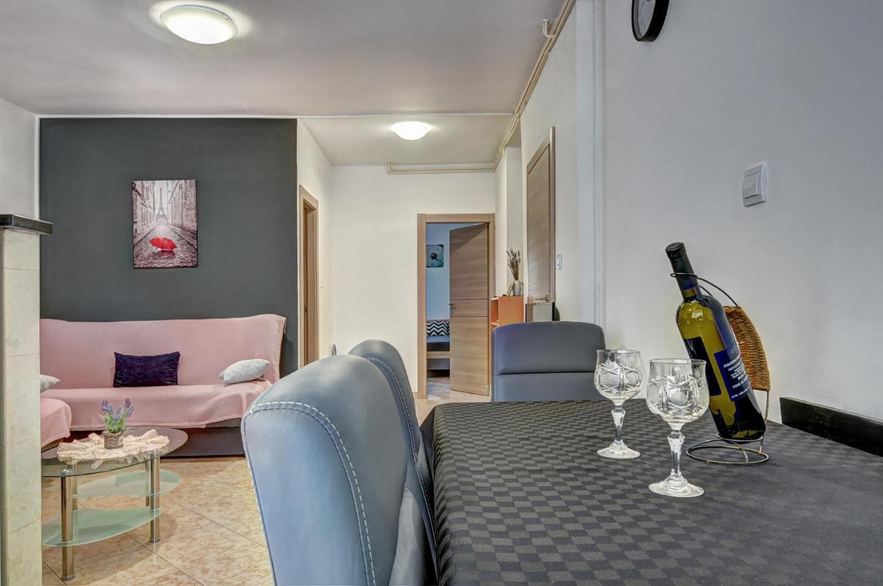 Apartments Kajfes Fažana エクステリア 写真